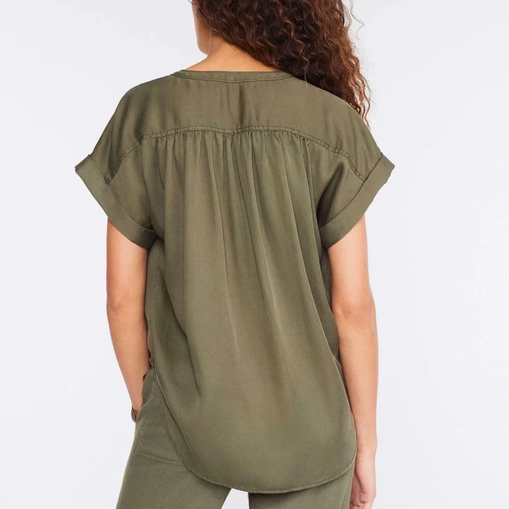 3/$30 LOFT Women's Green Lou & Gray Fluid Twill Tie Front Shirt - Picture 3 of 6